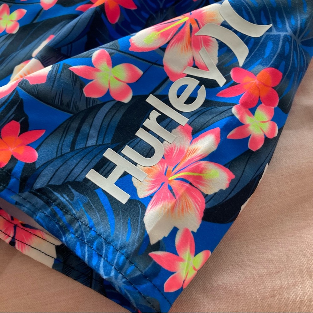 Hurley UPF 50+ Floral Shorts Dri-fit Tee Set 6252 - Picture 3 of 9